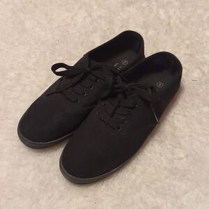 Womens, Bobbie Brooks Lace Up Solid Tennis Shoe